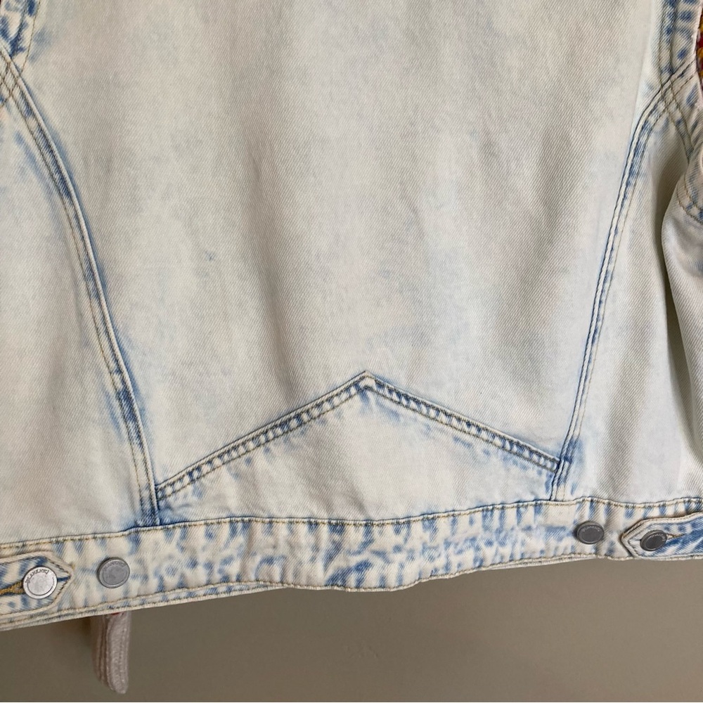 NEW Blank NYC Colorblock Stripe Sweater Sleeve Denim Trucker Jacket Acid Wash M - Picture 12 of 15